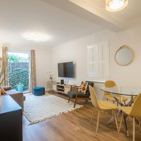 Lovely 1 Bed Apartment With Free Parking & Garden Cambridge  Bagian luar foto