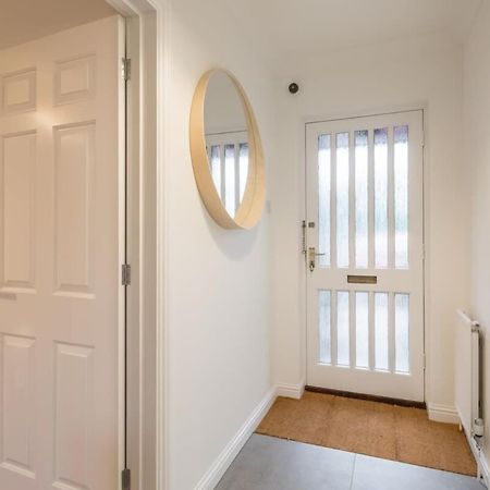 Lovely 1 Bed Apartment With Free Parking & Garden Cambridge  Bagian luar foto