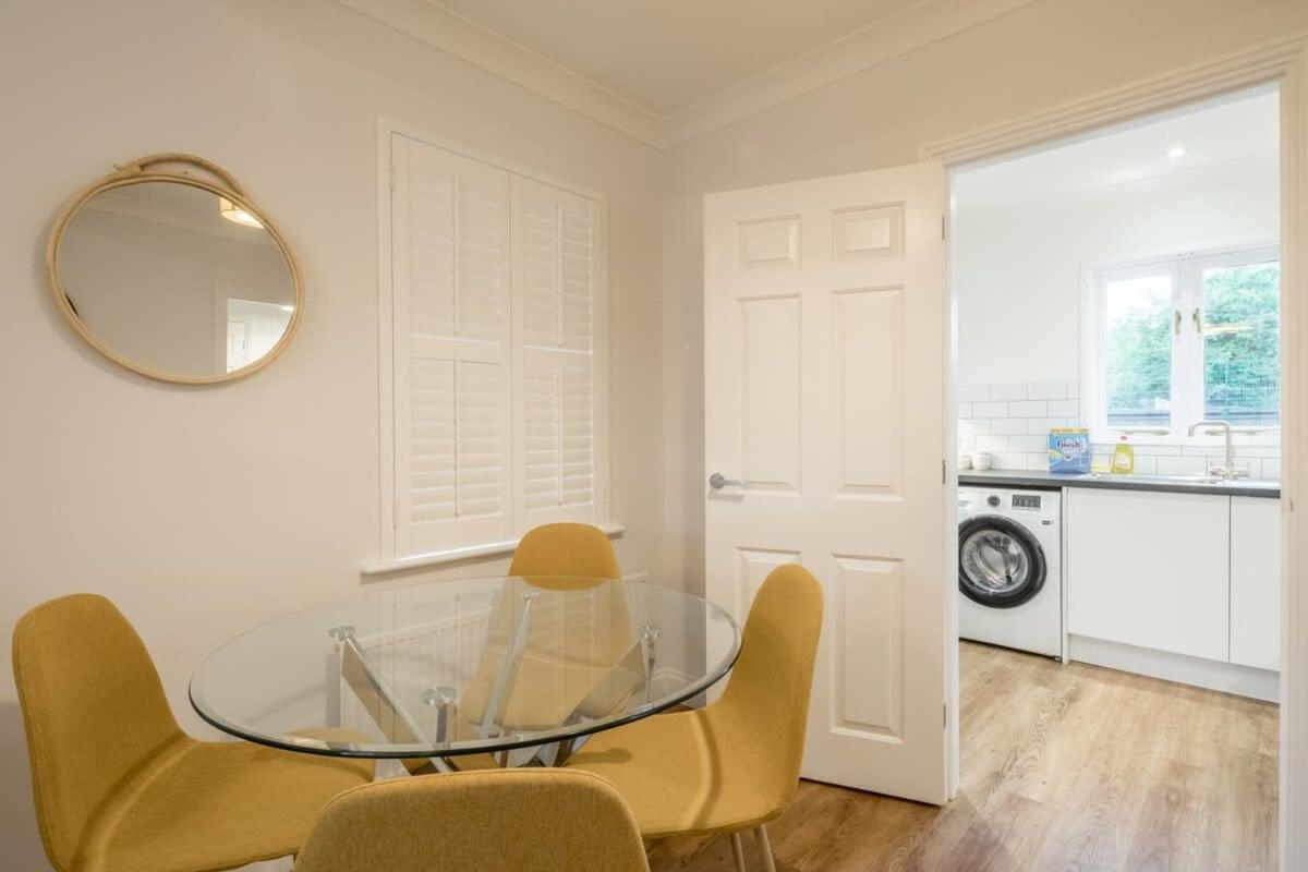 Lovely 1 Bed Apartment With Free Parking & Garden Cambridge  Bagian luar foto